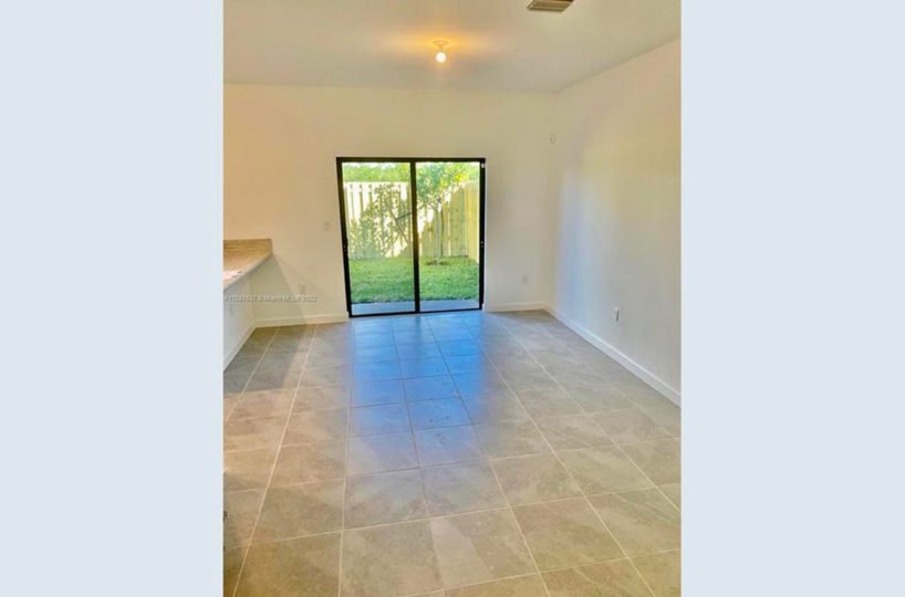 Townhouse Cristal Cay Miami