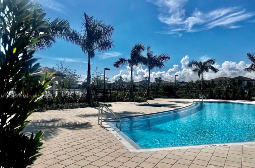 Cristal Cay Miami